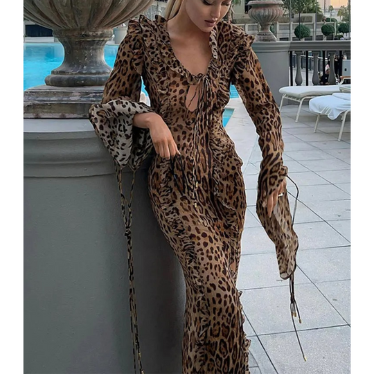 Maxiklänning för sommaren - Figursmickrande patchworktyg med leopardmönster