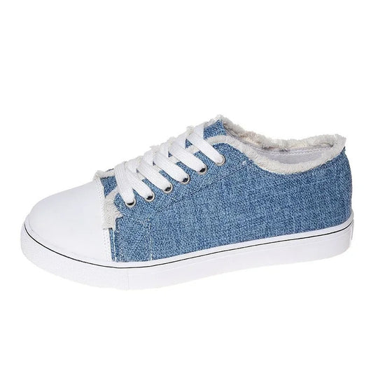 Damskor - sneakers - högt snitt, snörning och bekväma platta skor