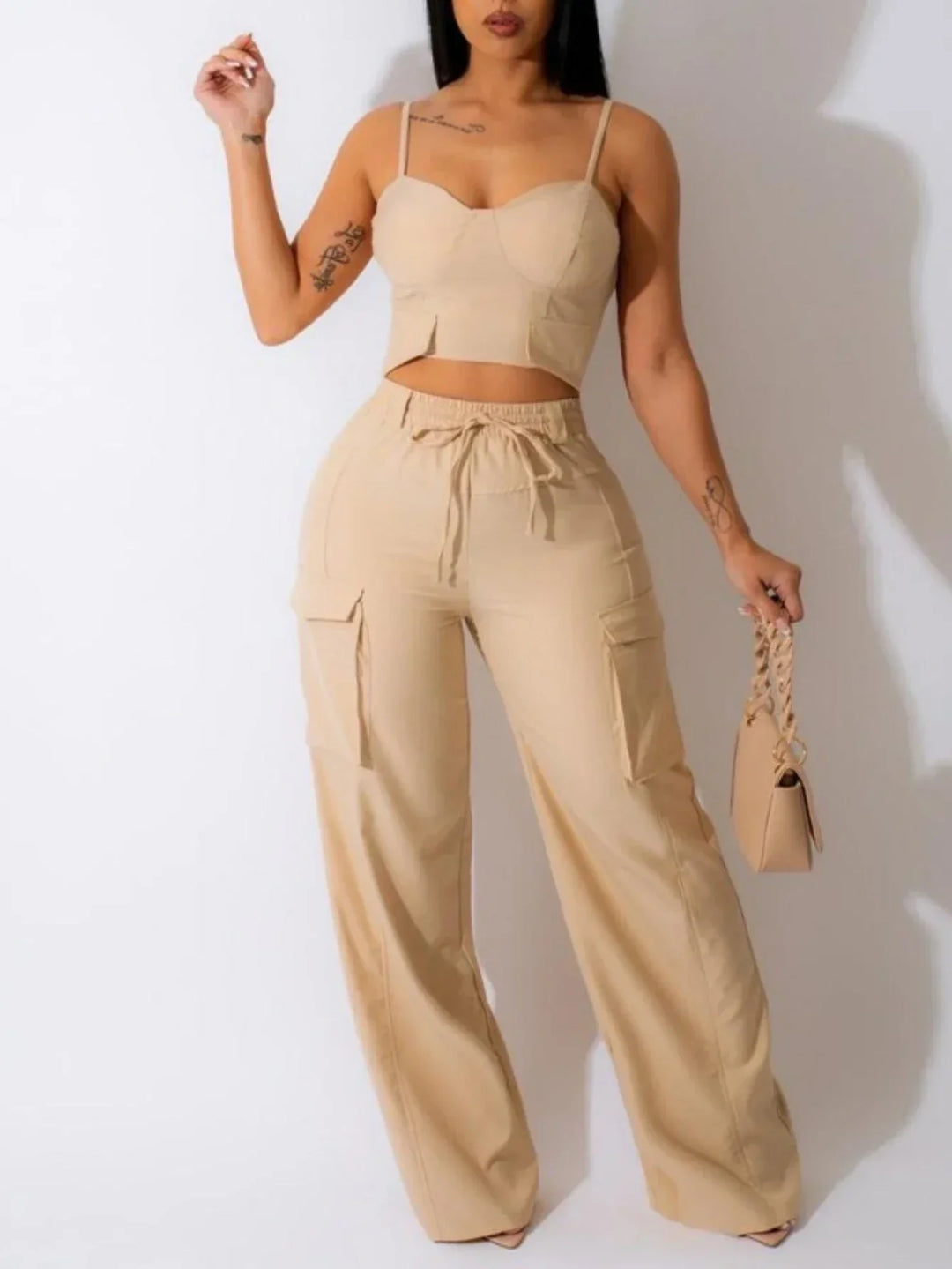 Damkläder - Casual Set - Ärmlös med tunna remmar Crop Top och byxor - Perfekt för fritids- och sommarkläder