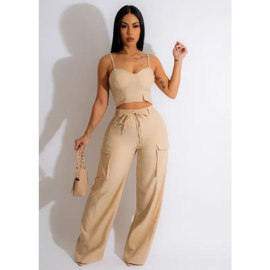Damkläder - Casual Set - Ärmlös med tunna remmar Crop Top och byxor - Perfekt för fritids- och sommarkläder
