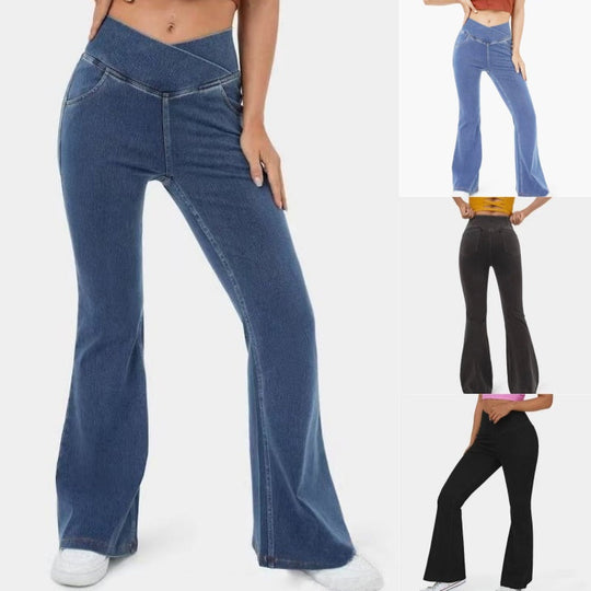 Något utsvängda byxor i höftlyftande jeans.