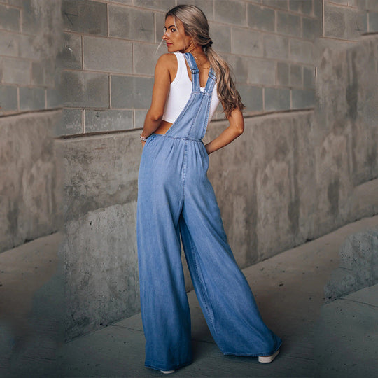 Denim-jumpsuit med avslappnad chic stil och bekväm passform
