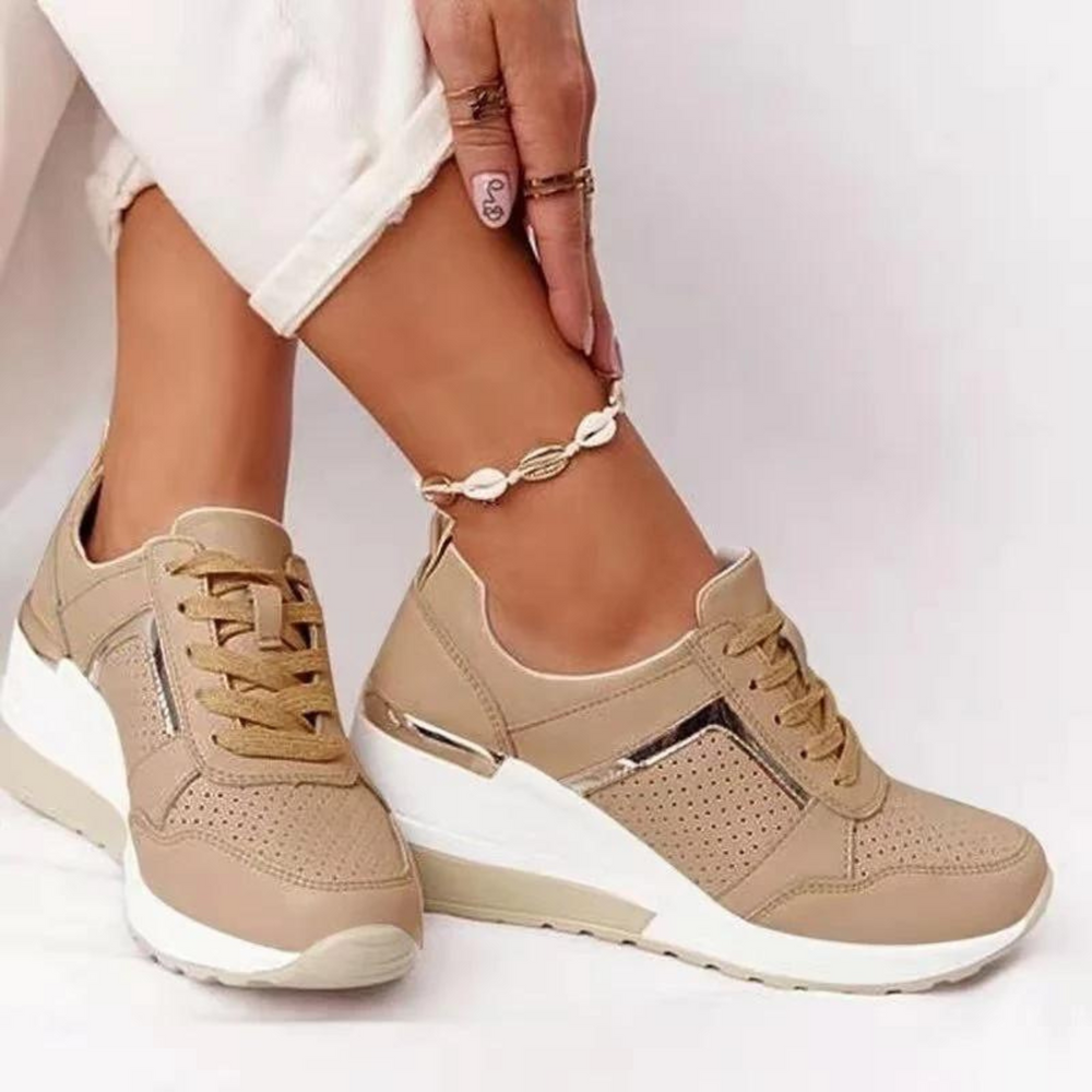Damskor - sneakers - kilklackar med spets