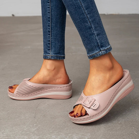 Damsandaler med tjock sula och ihålig design