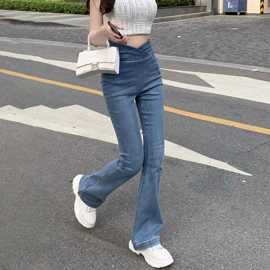 Jeans för kvinnor med sömdetaljer och tight passform