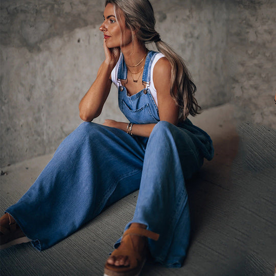 Denim-jumpsuit med avslappnad chic stil och bekväm passform