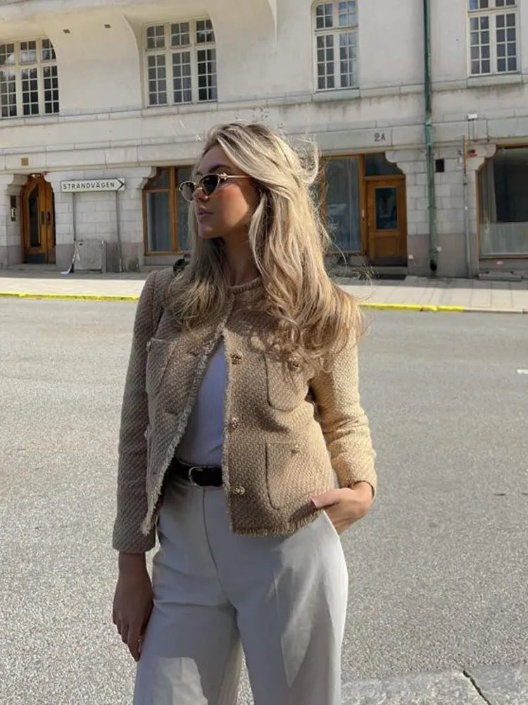 Croppad vintagejacka perfekt för street fashion