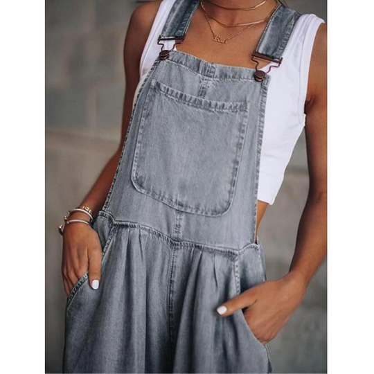 Denim-jumpsuit med avslappnad chic stil och bekväm passform