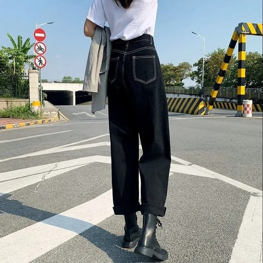 Baggy damjeans med krämsömmar