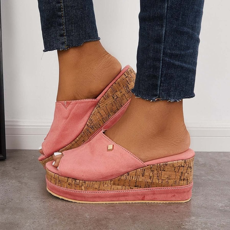 Bekväma slip-on-sandaler med innersula av kork. Sandaler med kil