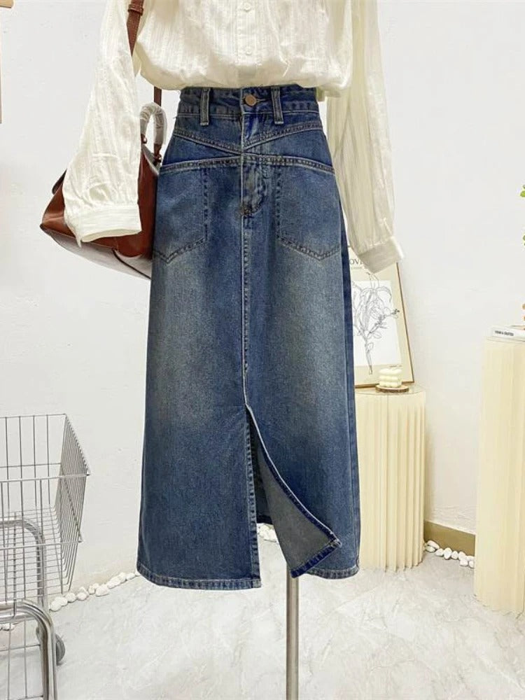 Vibeke bakfickor lång kjol i denim med slits framtill