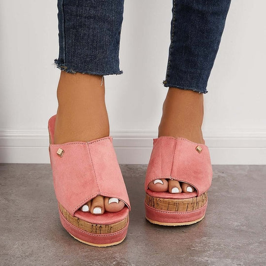 Bekväma slip-on-sandaler med innersula av kork. Sandaler med kil