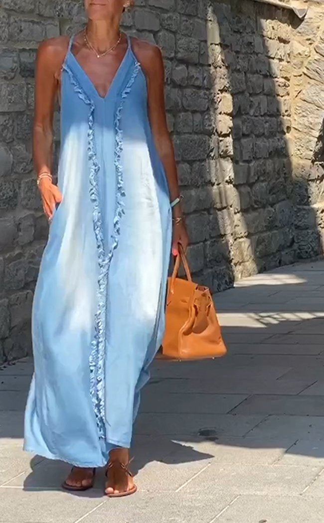 Summer Maxi Dress - Ärmlös klänning i denim med tunna axelband och v-ringning