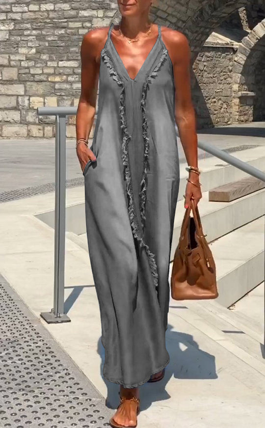 Summer Maxi Dress - Ärmlös klänning i denim med tunna axelband och v-ringning