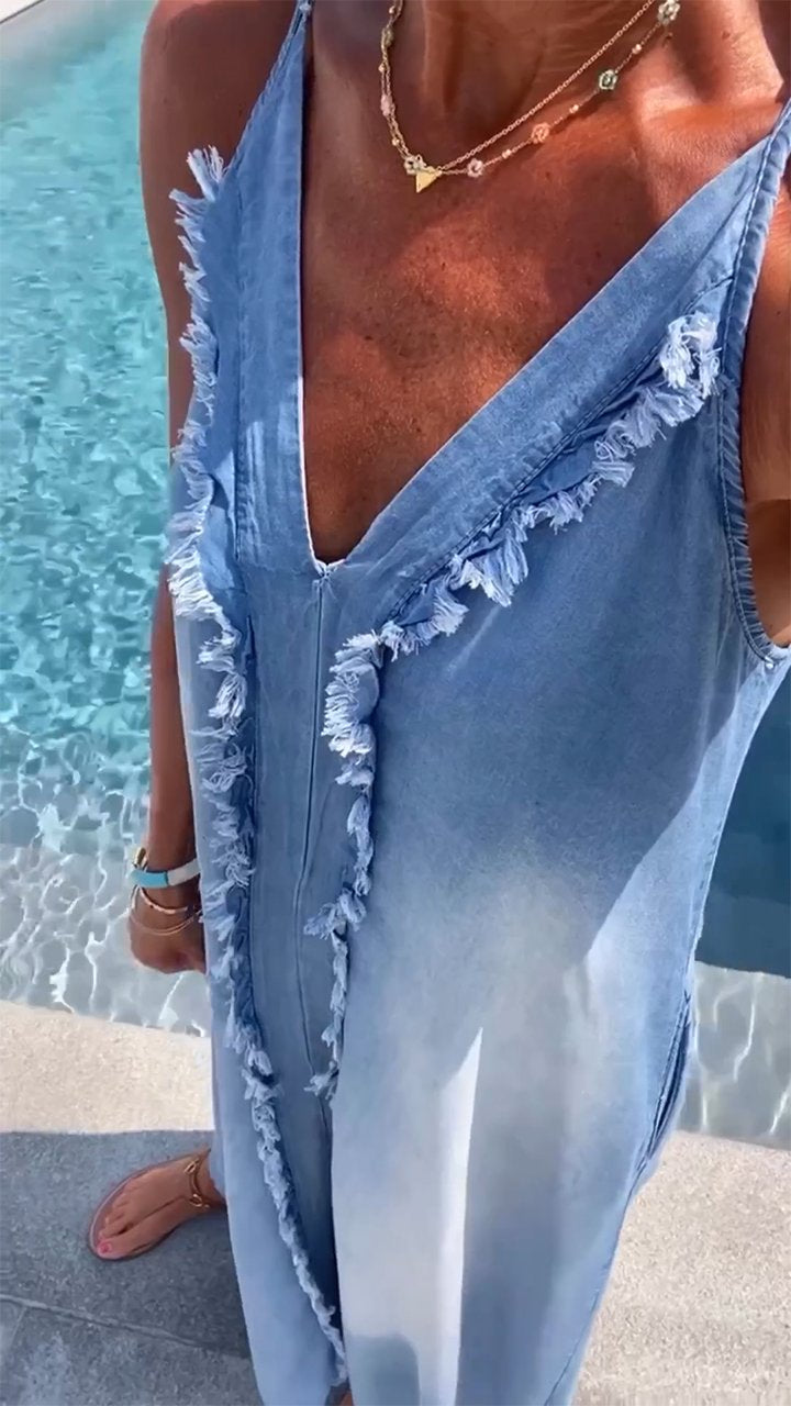 Summer Maxi Dress - Ärmlös klänning i denim med tunna axelband och v-ringning