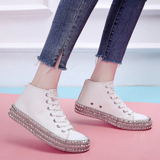 Damskor - Höga sneakers - lätta med strassdesign