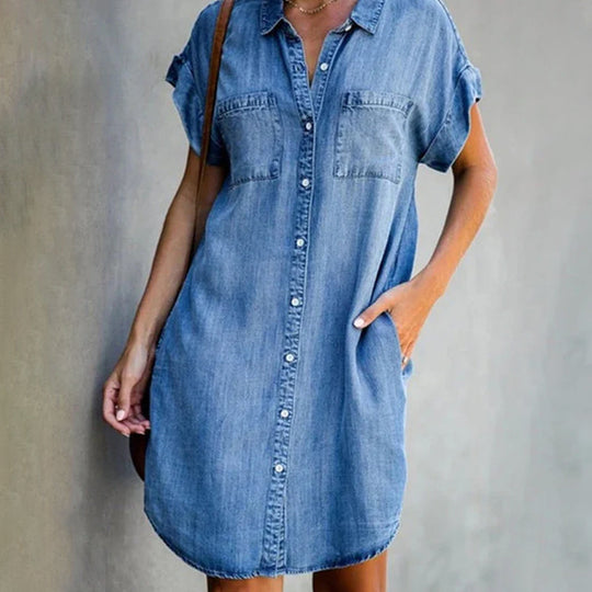 Klänning i denimlook med korta ärmar