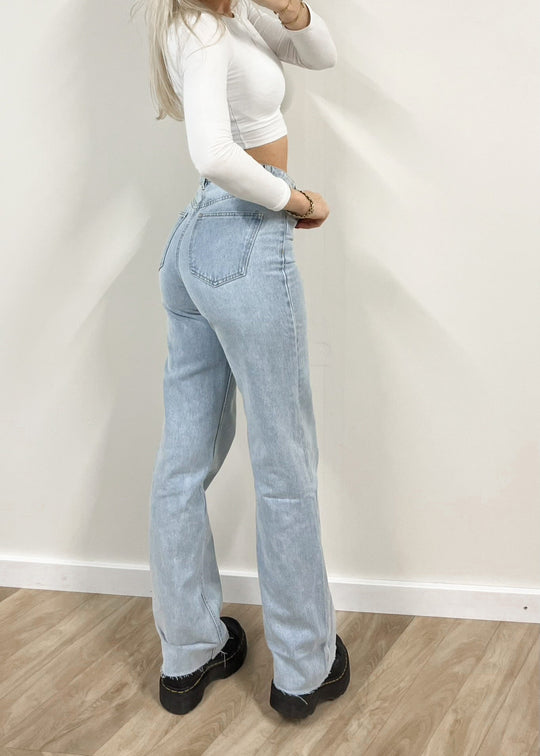 Jeans med rak benlängd och hög midja