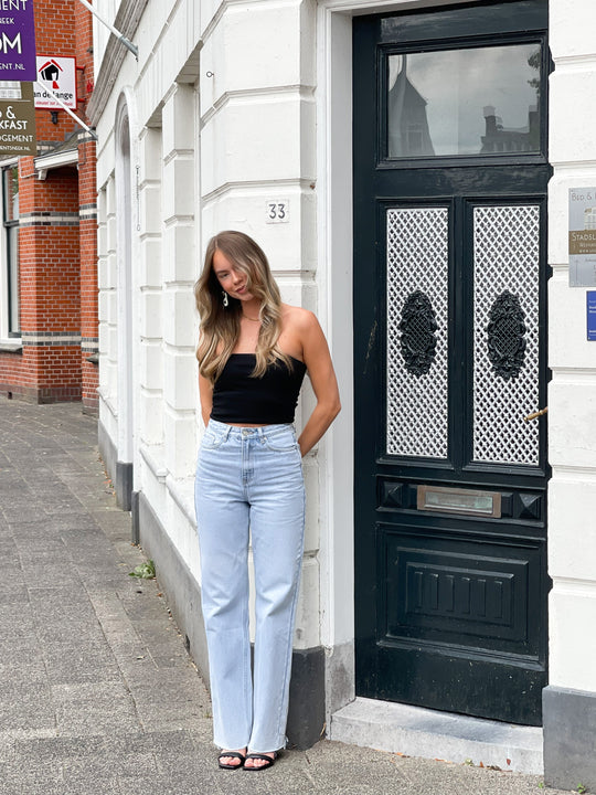 Jeans med rak benlängd och hög midja