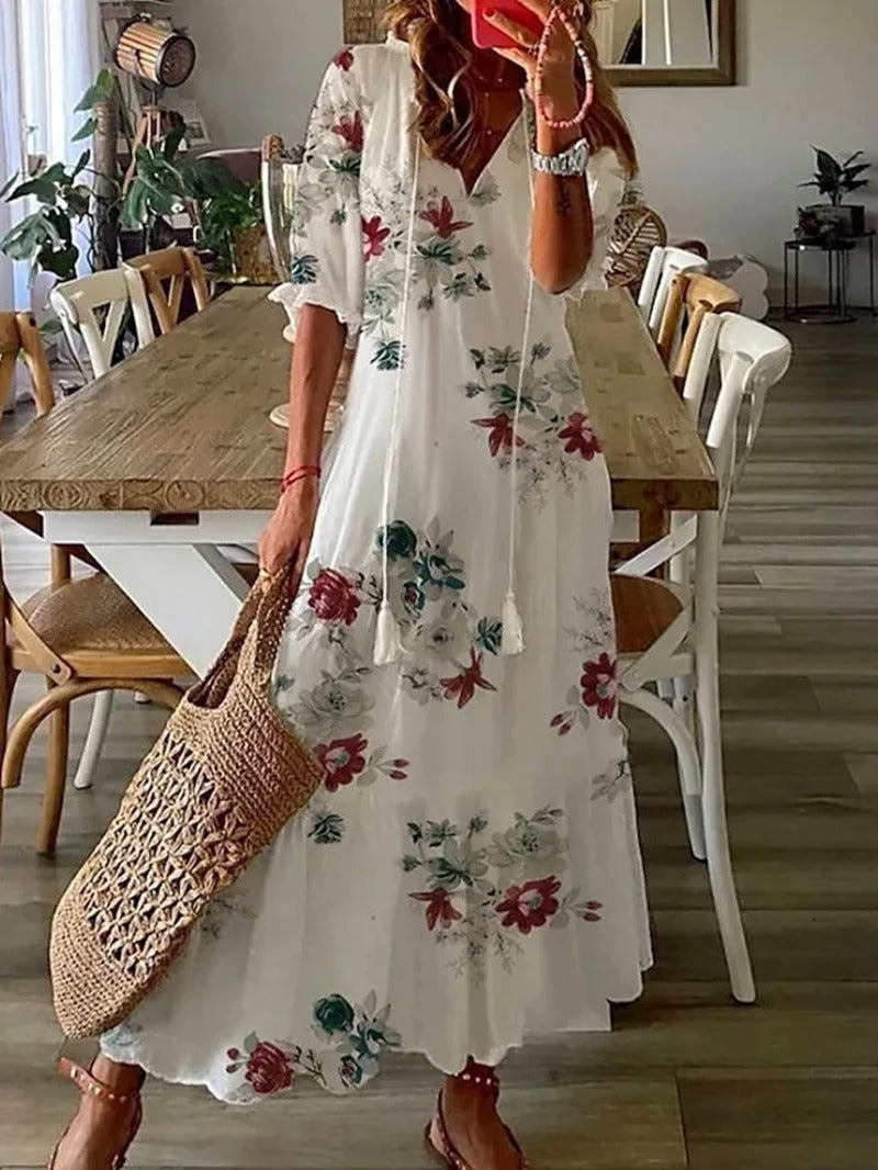 Lång bohemisk klänning för en bekväm sommarkänsla